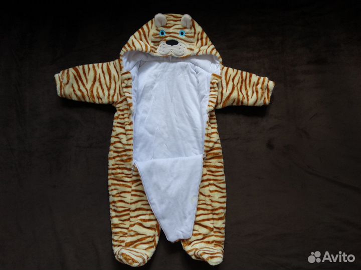 Комбинезоны до года