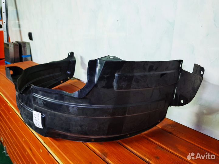 Подкрылок передний правый KIA Picanto 1 поколение