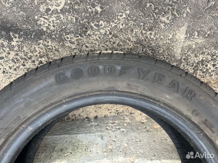 Goodyear Eagle Sport 215/55 R17