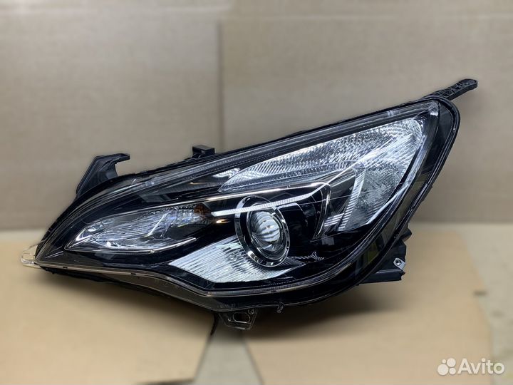 Фара левая LH Opel Astra J GTC