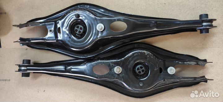 Задний поперечный рычаг Volkswagen Tiguan 2