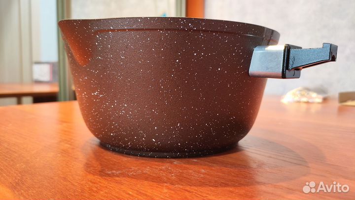 Кастрюля ковш 1,5л. со съёмной ручкой. Новая