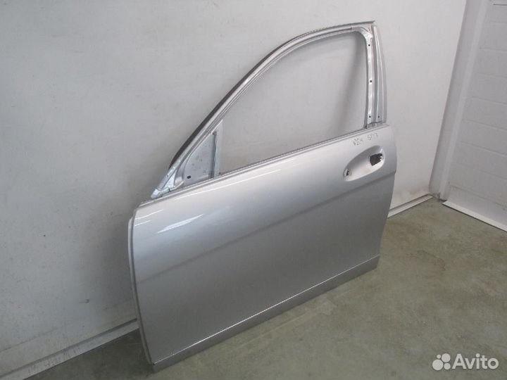 Дверь передняя левая Mercedes-Benz C-Class