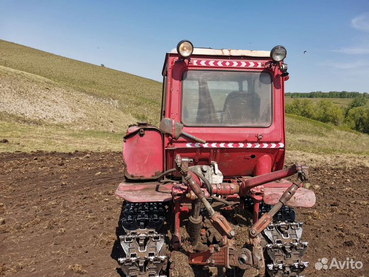 Трактор ВгТЗ ДТ-75, 1988