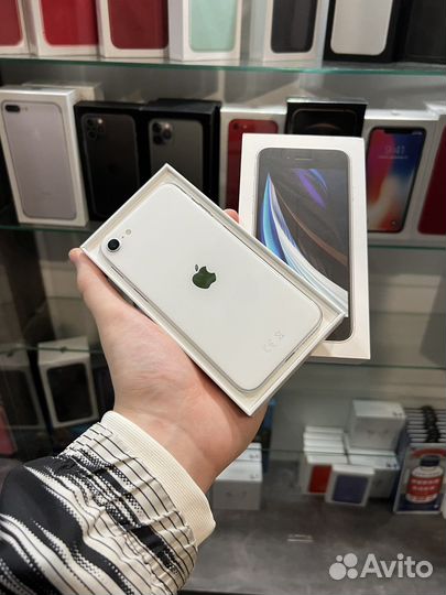 iPhone SE (2020), 64 ГБ