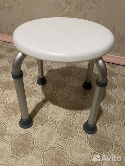 Табурет для ванной