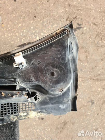 Жабо Renault Fluence седан M4R 2011