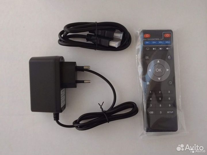 Smart тв приставка Android TV Box