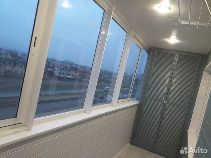 Обшивка балконов Остекление Окна под ключ