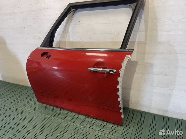 Передняя левая дверь на MNI F55