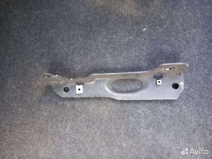 Кронштейн бачка стеклоомывателя