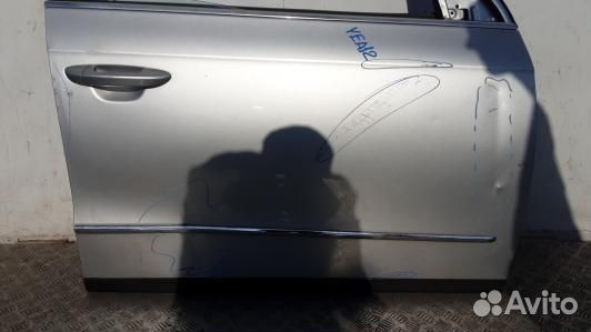 Дверь передняя правая volkswagen passat B6 (YEA12E201)