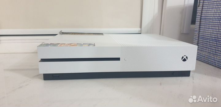 Xbox one s 1tb с играми