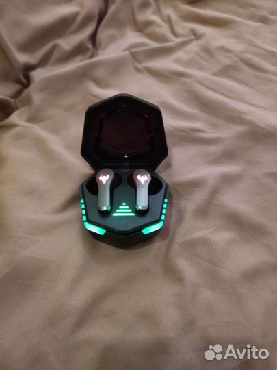 Беспроводные наушники TWS