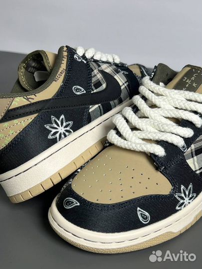 Кроссовки Nike SB Dunk Low x Travis Scott