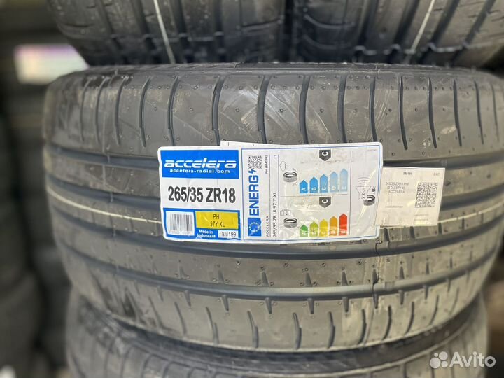 Accelera PHI 245/40 R18 и 265/35 R18 97Y