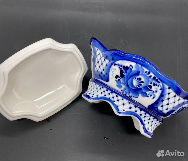 Гжель авторская. Шкатулка с двойным дном