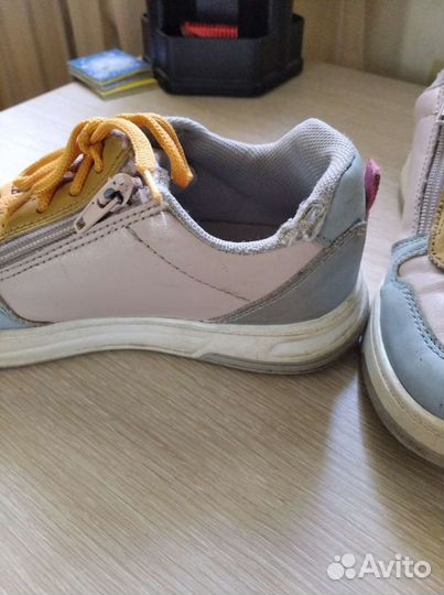 Кроссовки для девочки