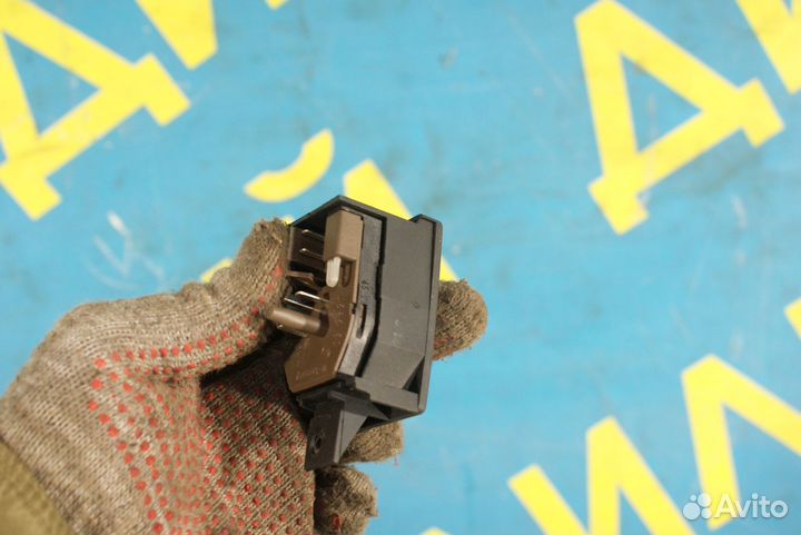 Блок управления зеркалом Audi 100 C4 45