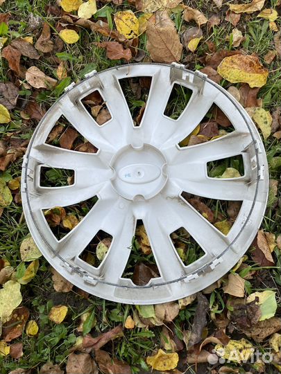 Колпаки ориг на vesta r15