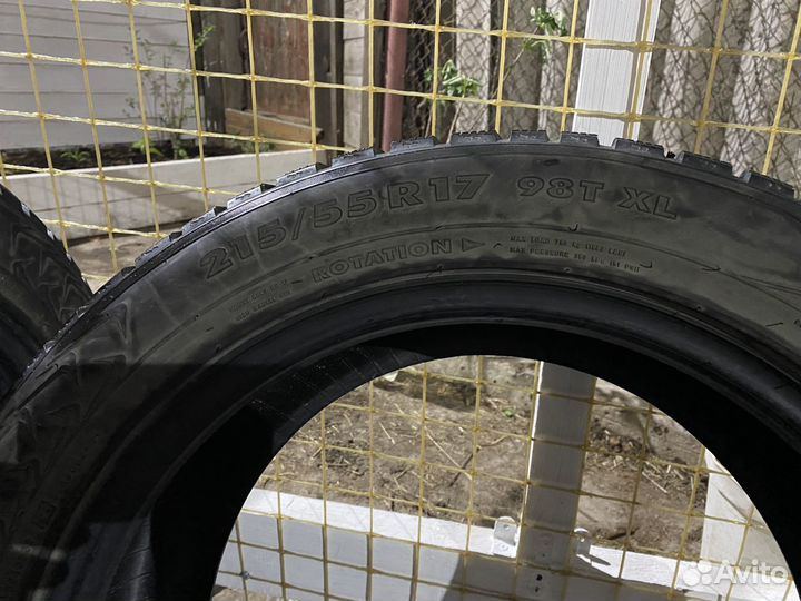 Nokian Tyres Hakkapeliitta 7 215/55 R17 98T