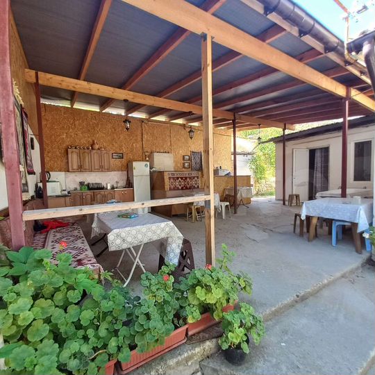 Дом 15 м² на участке 6 сот.