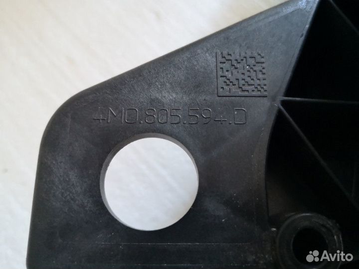 Передняя панель (телевизор) Audi Q7 4M