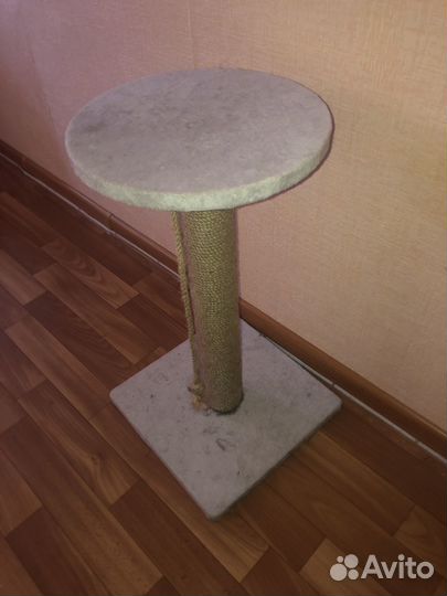 Когтеточка столбик с сидением