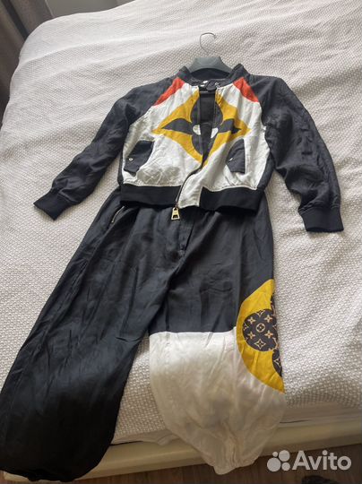 Костюм женский