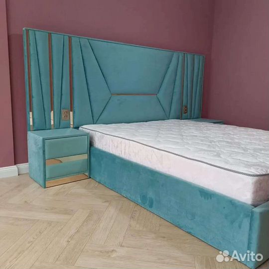Кровать