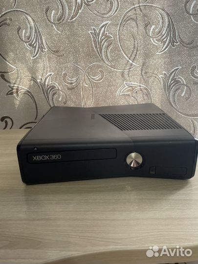 Xbox 360+kinect+ 2 джостика + диски с играми