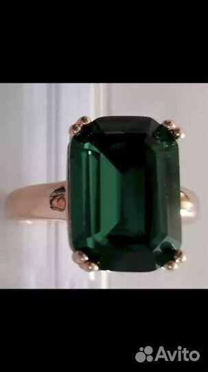 Кольцо с зеленым камнем, бижутерия