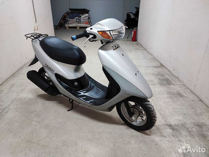 Скутер иркутск. Хонда дио 54. Хонда дио 32. Хонда дио 2004. Honda Dio белая.