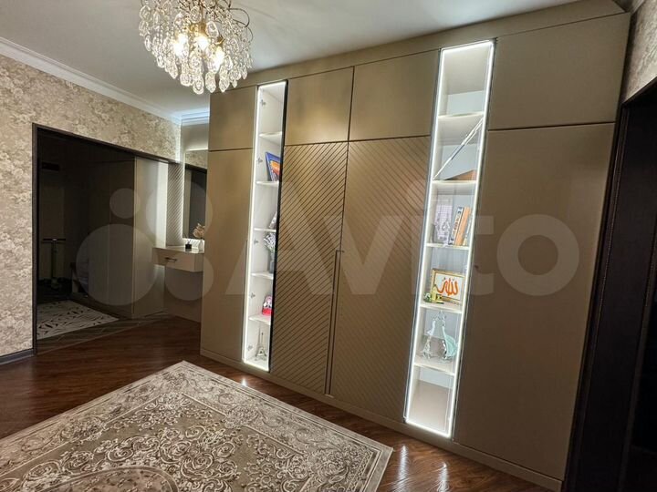 3-к. квартира, 93 м², 7/10 эт.