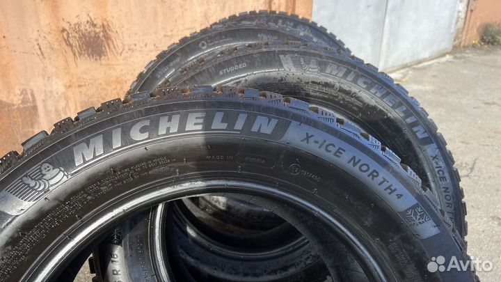 Michelin X-Ice North 4 215/55 R16