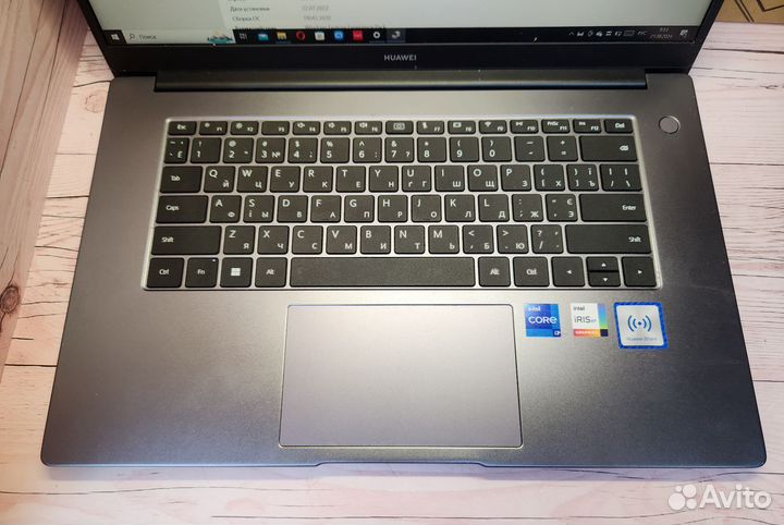 1041235 Ноутбук Huawei MateBook B3-520