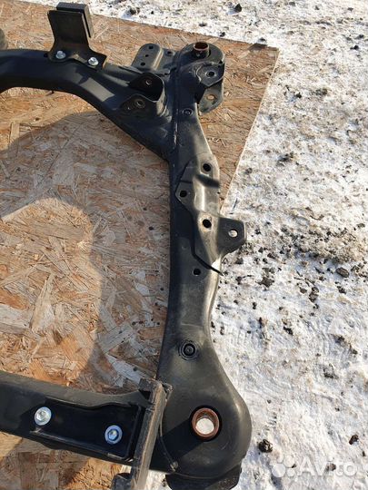 Подрамник передний, toyota camry 40