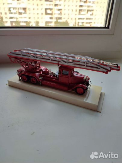 Модель пожарного автомобиля