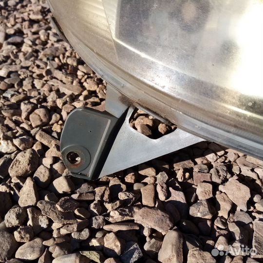 Фара правая Toyota funcargo