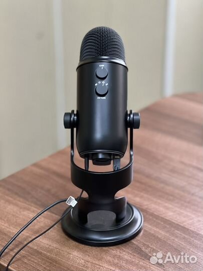 Микрофон blue yeti black студийный