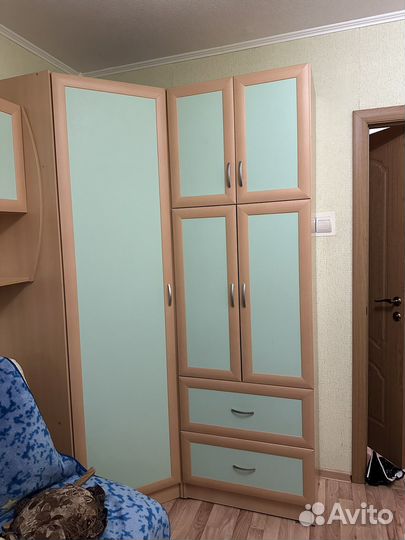 Шкаф, комод и навесные полки