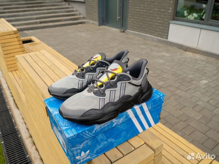 Кроссовки adidas ozweego