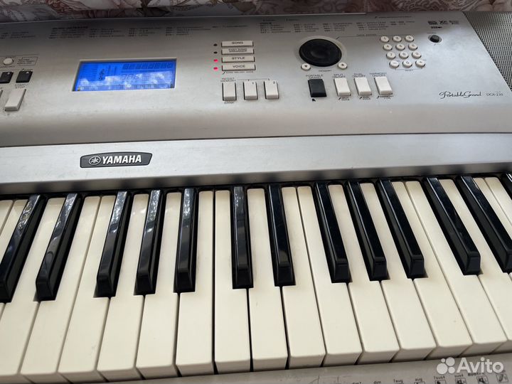 Цифровое пианино Yamaha DGX-230