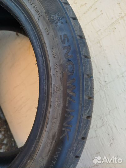 Triangle Snowlink TWT02 245/45 R17 99