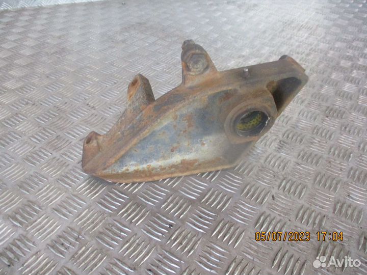 Кронштейн тормозного вала левый Scania 1738053