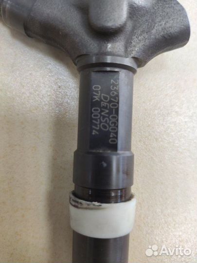 Форсунка топливная Toyota Avensis 1CD-FTV