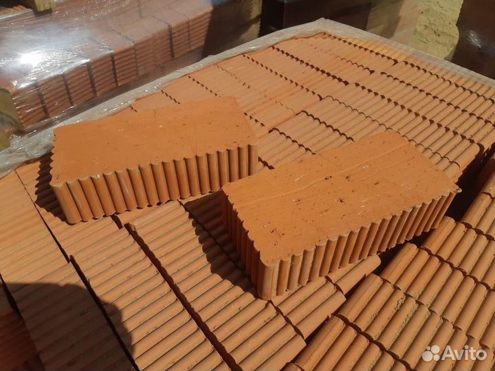 Кирпич полнотелый м 200