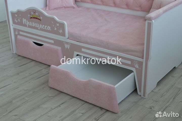 Кровать мягкая