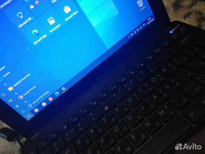 Ноутбук asus
