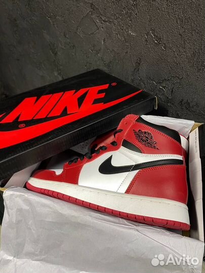 Кроссовки Nike Air Jordan 1 High Retro Red/White